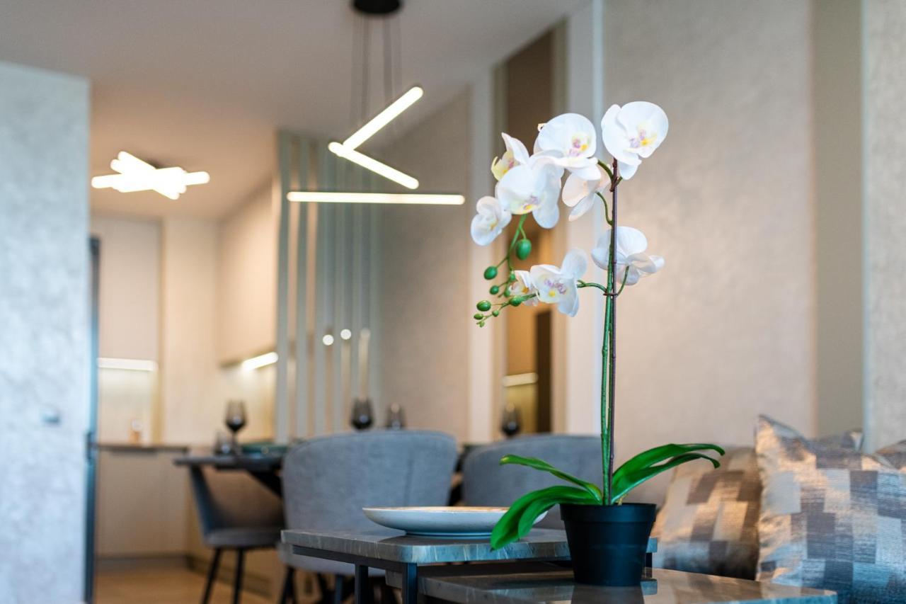 Sky Symphony Apartment Varna Exterior photo